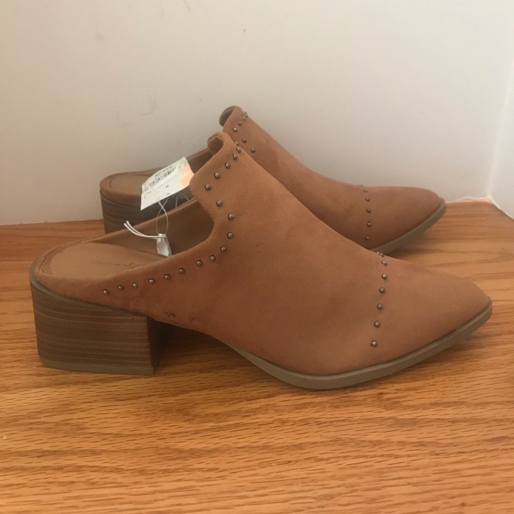 Tan pointed toe heeled mules/ slides 8